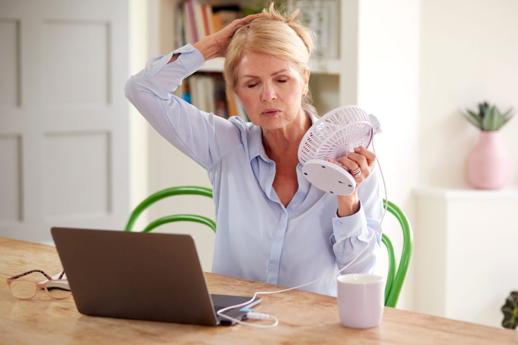 Bouffées de chaleur à la ménopause : que puis-je faire ? - Léro